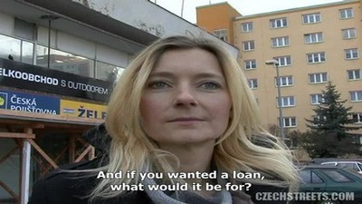  Молодая немка с проколотыми сосками вот так просто дала поиметь себя незнакомцу в поле 