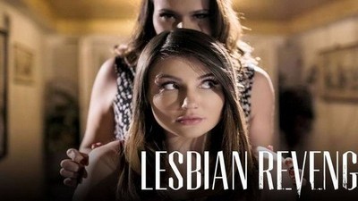 Белокурая красавица в чулка ласкает киску Кэти Бэнкс (Katie Banks)
