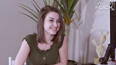 Раком попробовал телочку  в киску и жопу