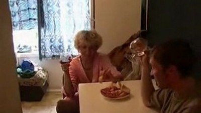 Красавчик трахал лучших однокурсниц и добрался до кузины