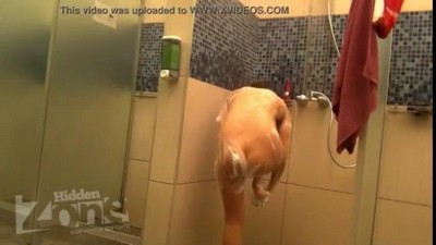 В душе, Скрытая камера и Подглядывания,