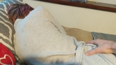 Брат трахнул свою молодую сестру и тетю
