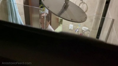 В душе, Мастурбация и дрочка, Скрытая камера и Подглядывания,