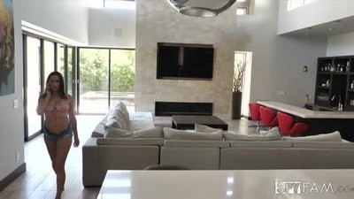 Очень гостеприимная соседка Luxury Girl