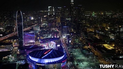 Летняя прожарка у бассейна и красотка в полном экстазе