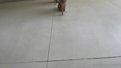 Мамочка в ванне пользуется членом соседа