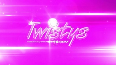 Нежные лесбийские игры двух художниц
